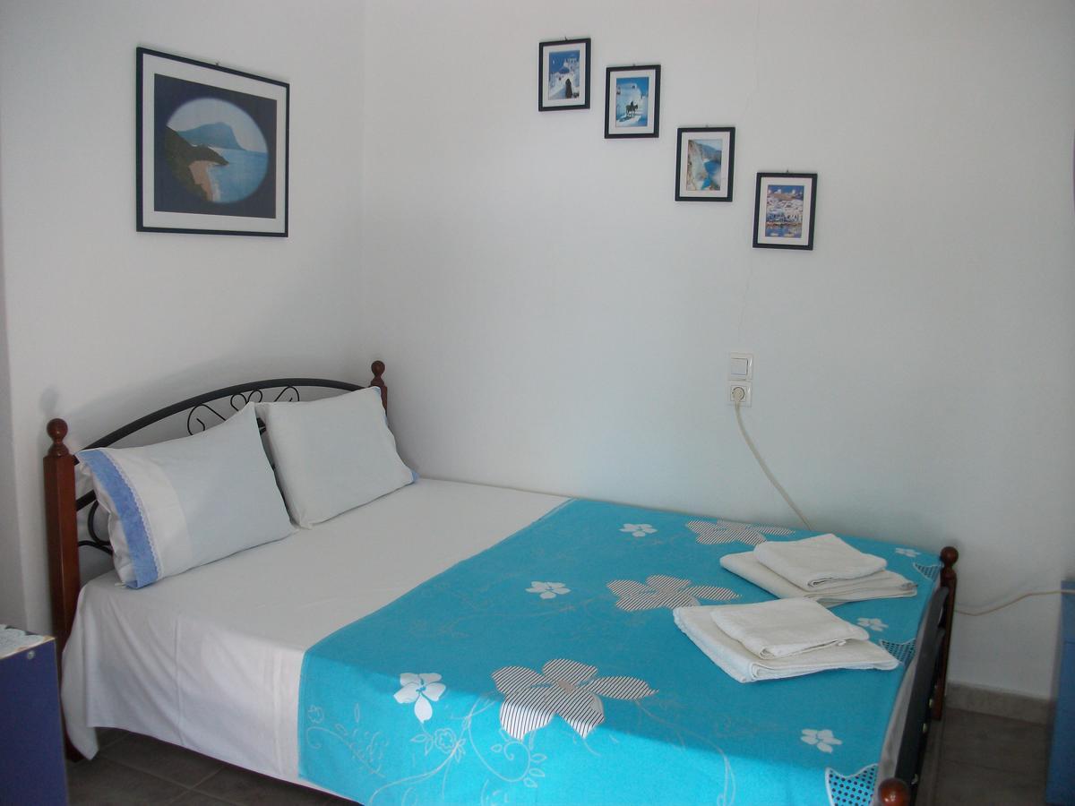 Floras Rooms And Studios Анафі Екстер'єр фото